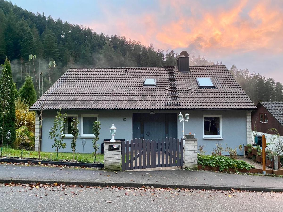 Ferienwohnung Zur Bierliebe - Mit Toller Aussicht Im Herzen Des Schwarzwaldes ฮอร์นแบร์ก ภายนอก รูปภาพ